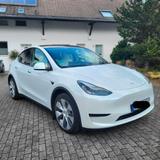 Tesla Model Y Hinterradantrieb RWD RWD - Tesla in Wuppertal