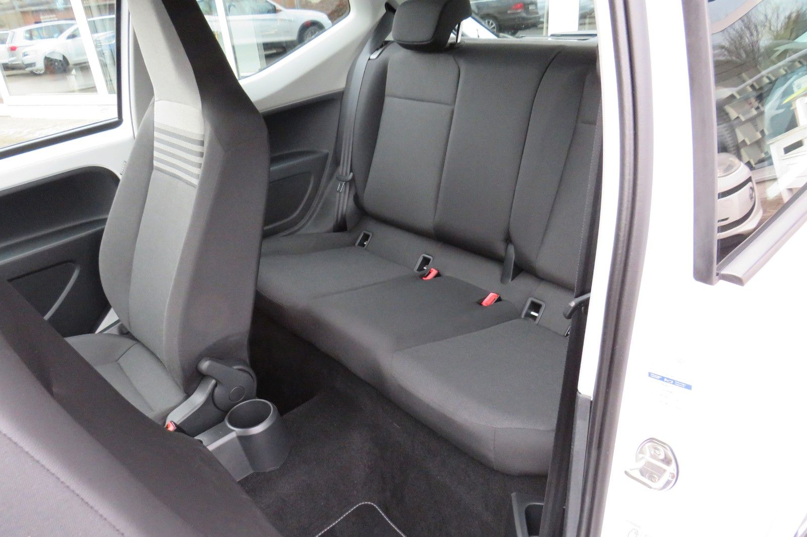 Fahrzeugabbildung Volkswagen up! KLIMA TELVOR MAPS&MORE TELVOR. 1.HD