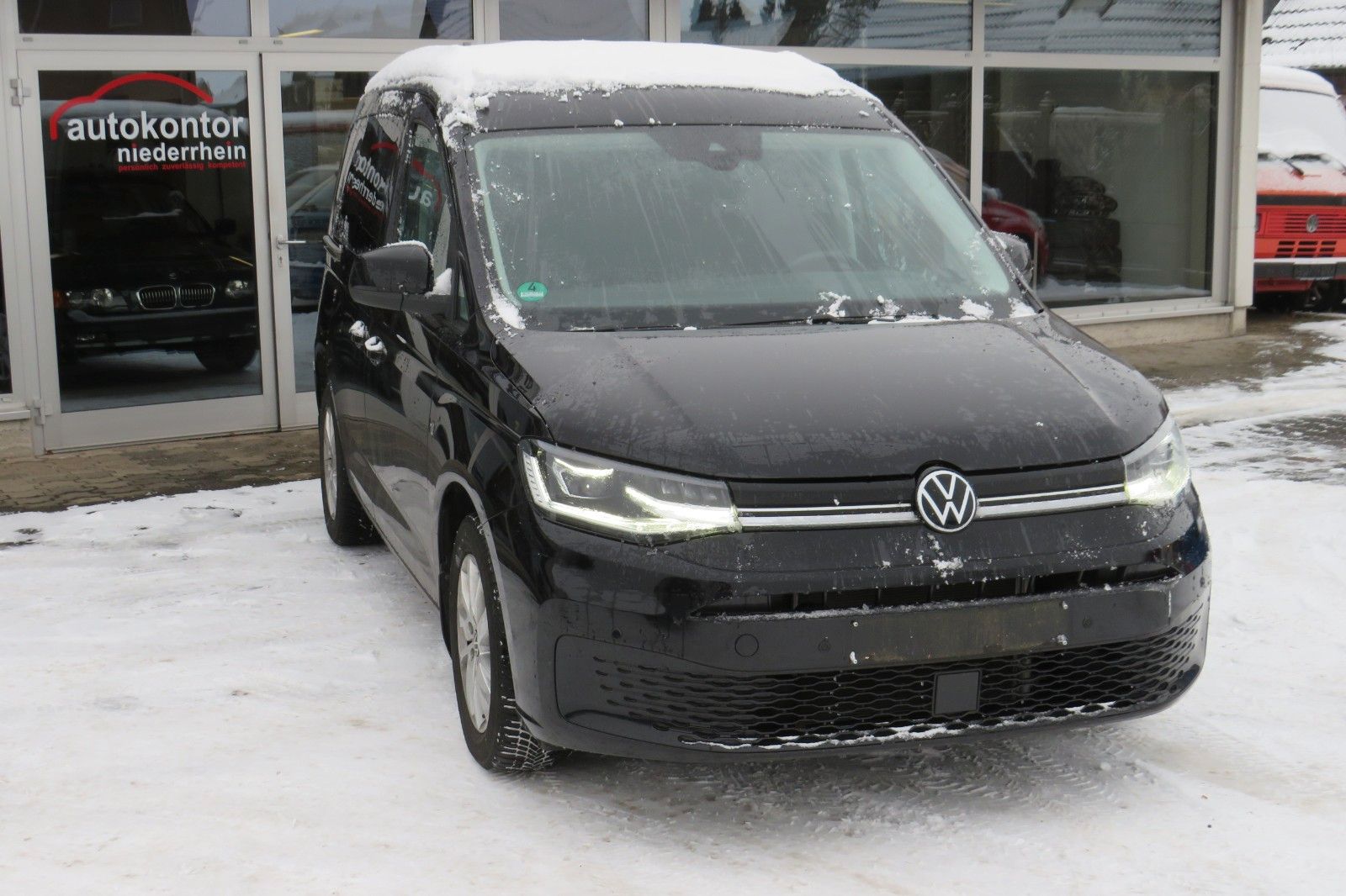 Fahrzeugabbildung Volkswagen Caddy Life DSG NAVI PDC SITZHEIZUNG 1.HD