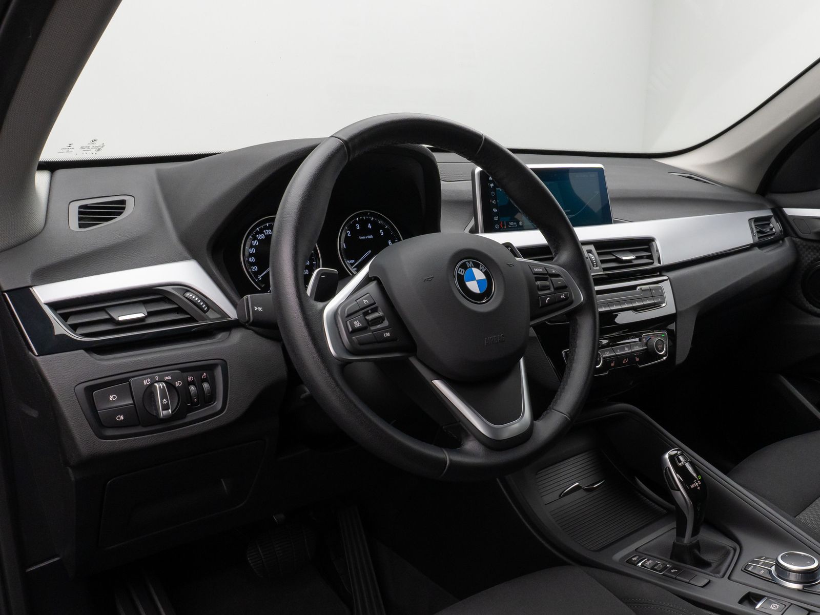 Fahrzeugabbildung BMW X1 sD20i Kamera DAB HiFi Navi Geschwindigkeitsre