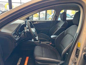 MYAUTOCENTER – Gebraucht- und Jahreswagen mit Werkstattservice in Pfaffenhofen Ford Focus *KEYLESS*TEMPO*SIHZ*LKHZ*NAVI*LED*