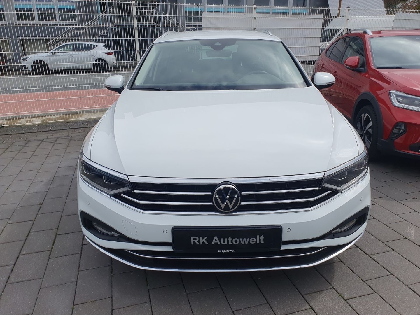 Volkswagen Passat Variant Elegance 2.0 TDI AHK-klappbar Nav foto 17