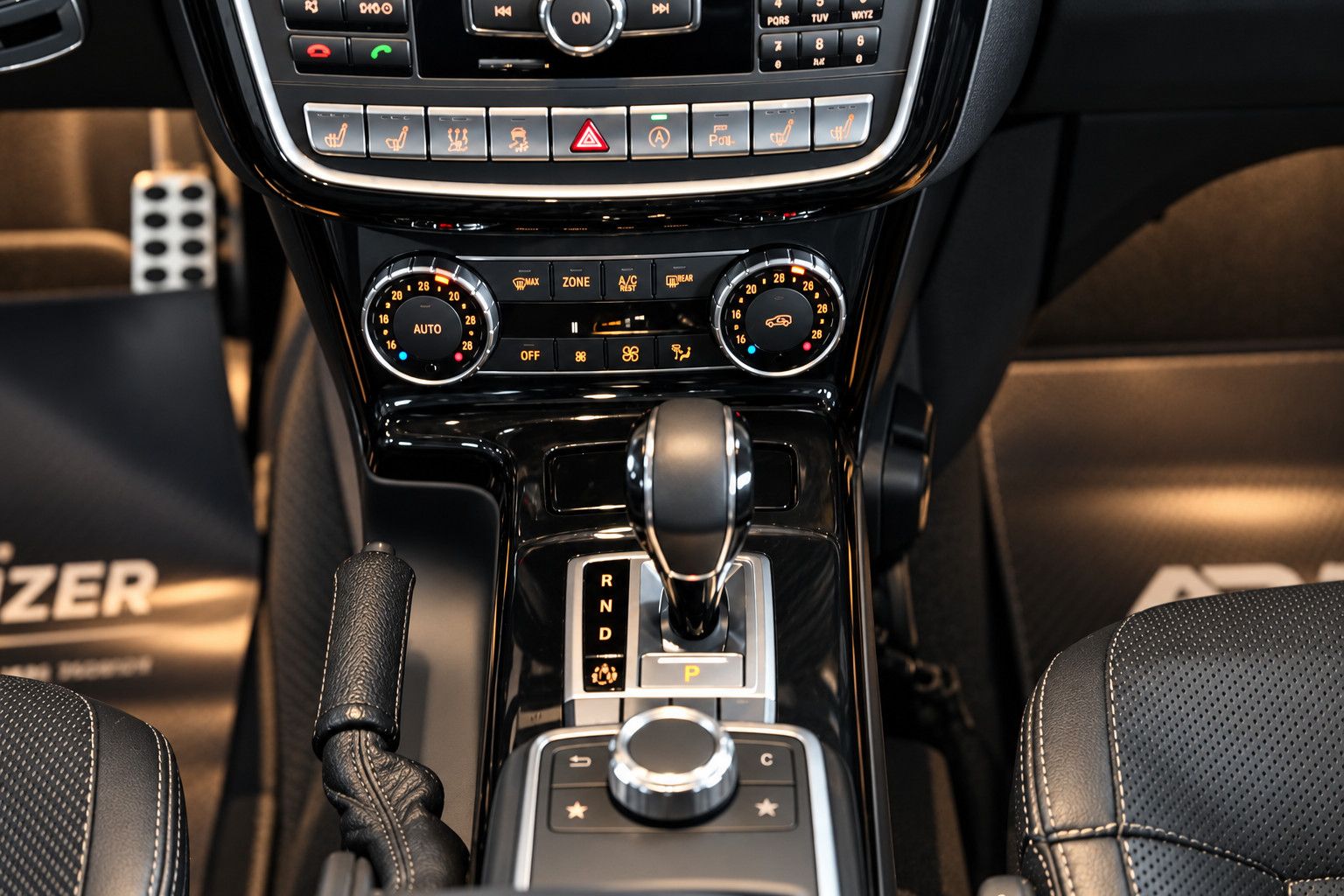 Fahrzeugabbildung Mercedes-Benz G 350 d*AMG*S-Dach*HarmanKardon*Memory*Sitzklima