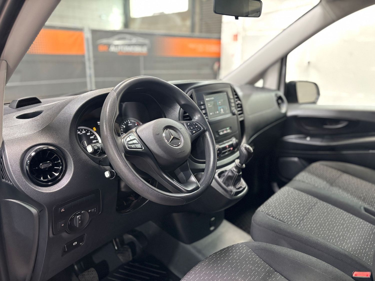Fahrzeugabbildung Mercedes-Benz Vito Mixto 114 CDI Kompakt#Kamera#Navi#Klima#AHK