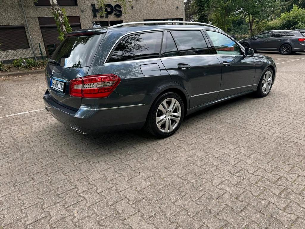 Mercedes-Benz E 220