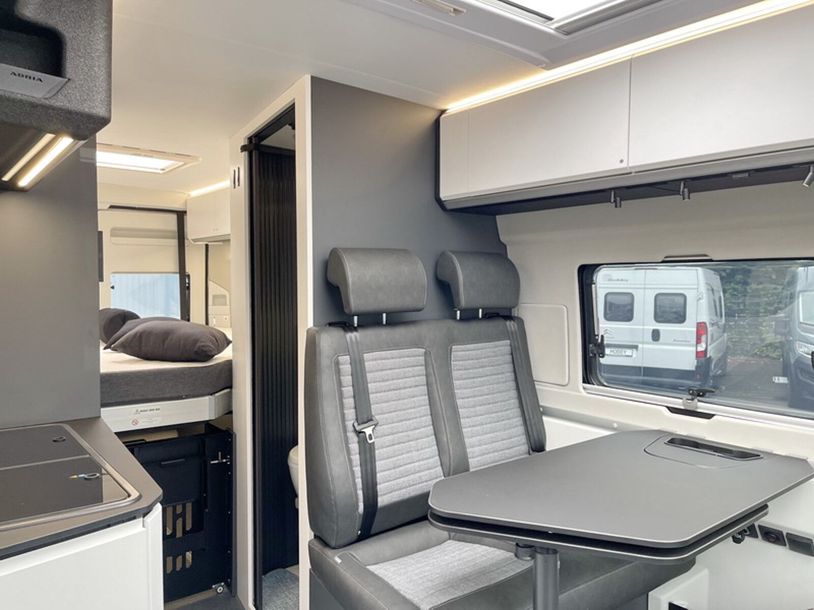Fahrzeugabbildung Adria Twin Edition 640 SGX Windschutzscheibe beheizt
