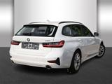 BMW 318i Touring Advantage Auto Aut. Klimaaut. PDC - gebrauchte BMW 318 aus dem Jahr 2022