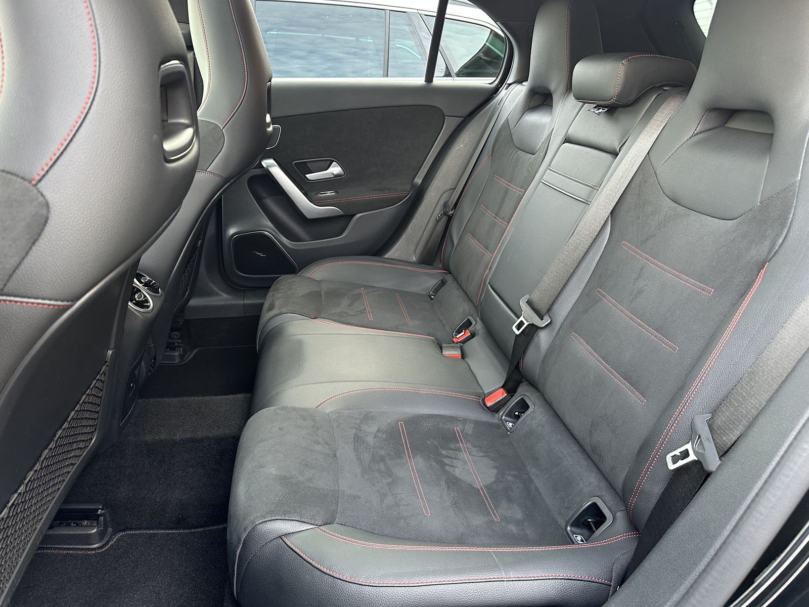 Fahrzeugabbildung Mercedes-Benz A 220d 4Matic AMG-Line NAV+LED+PANO+KAMERA+18ZO