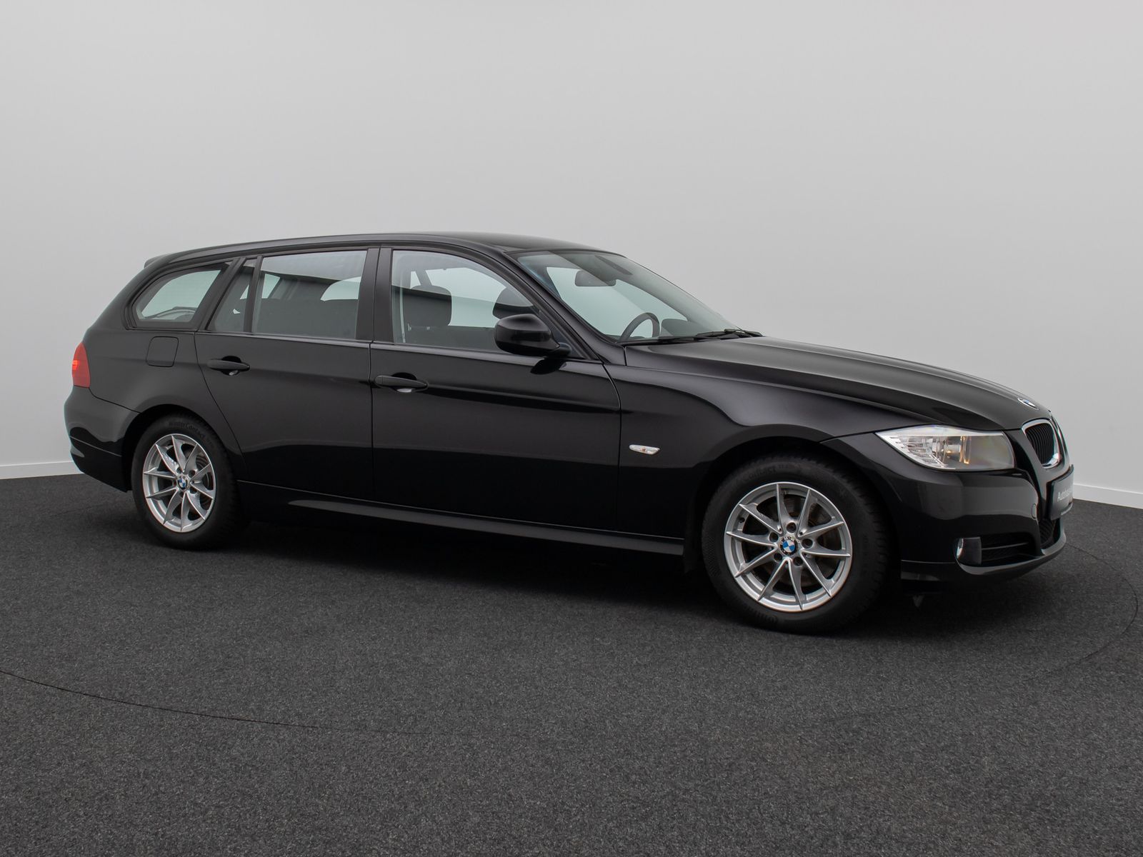 Fahrzeugabbildung BMW 318d GeschwindigReg PDC KlimaAut Freischprech