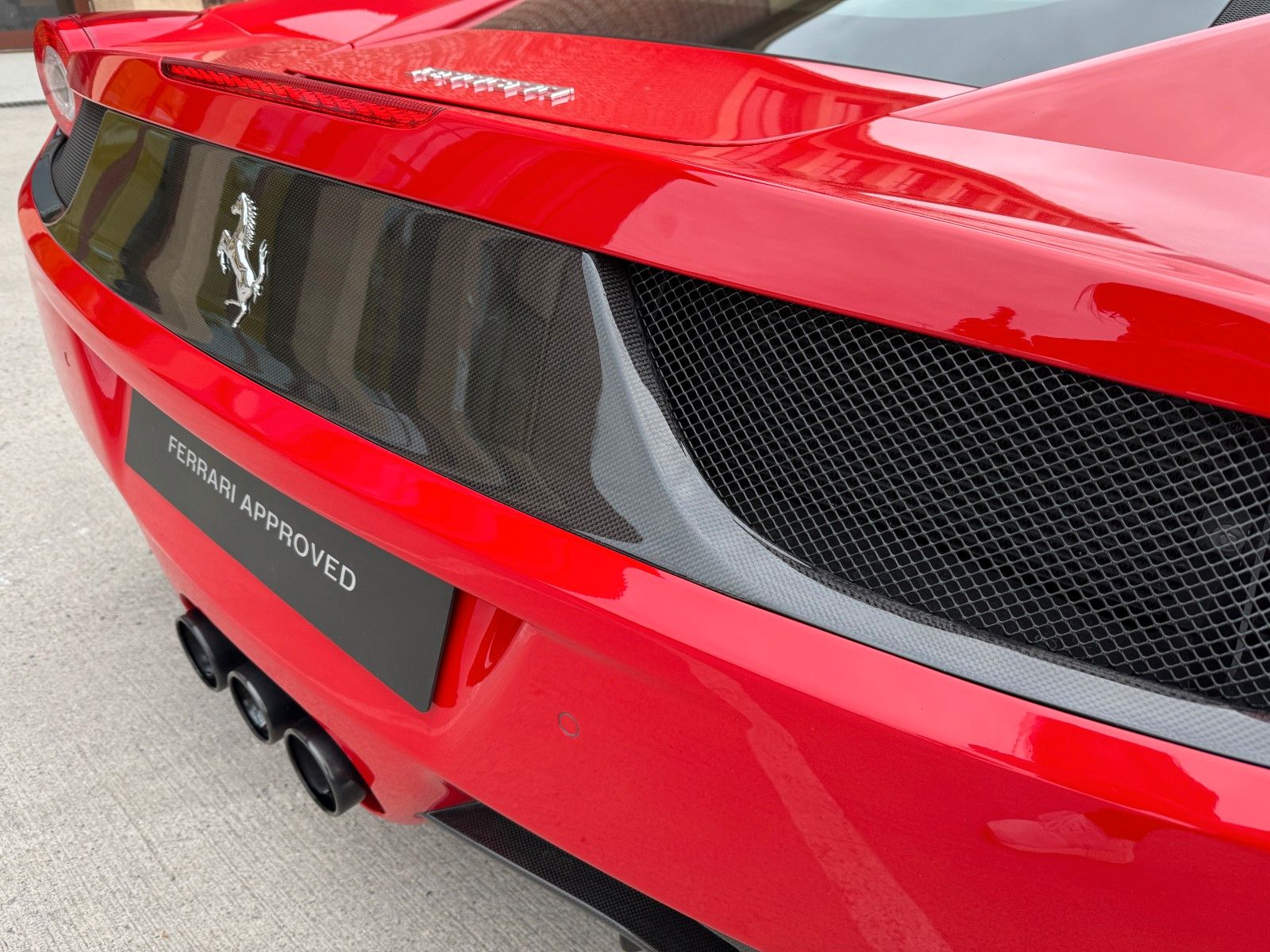 Fahrzeugabbildung Ferrari 458 Italia*ChallengeGrill*VollCarbon*LED Lenkrad