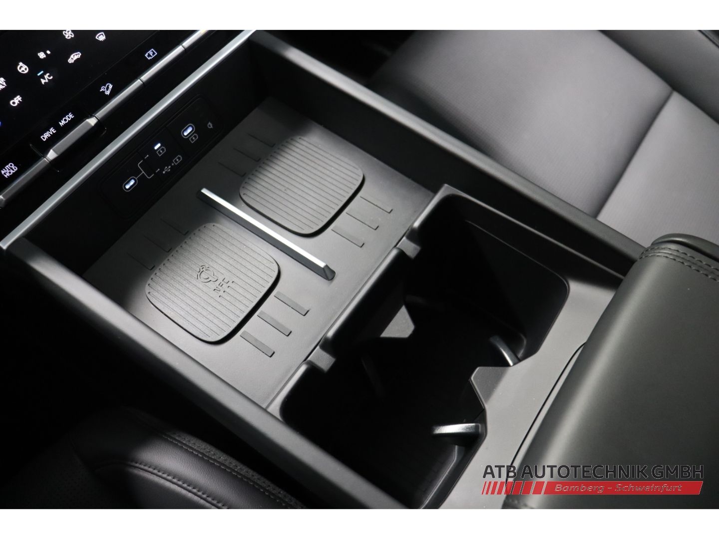 Fahrzeugabbildung Hyundai SANTA FE Signature 5-Sitzer 1.6l Hybrid 2WD Navi