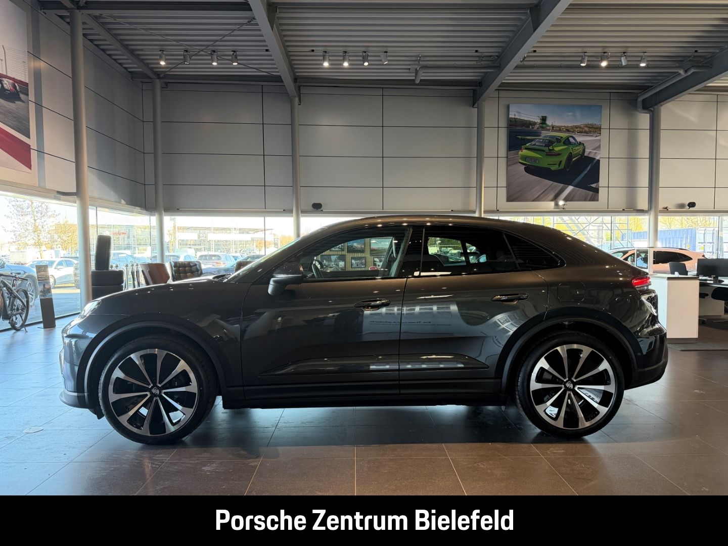Porsche Macan 4 BOSE Luftfederung 22-Zoll Panoramadach imagem 2