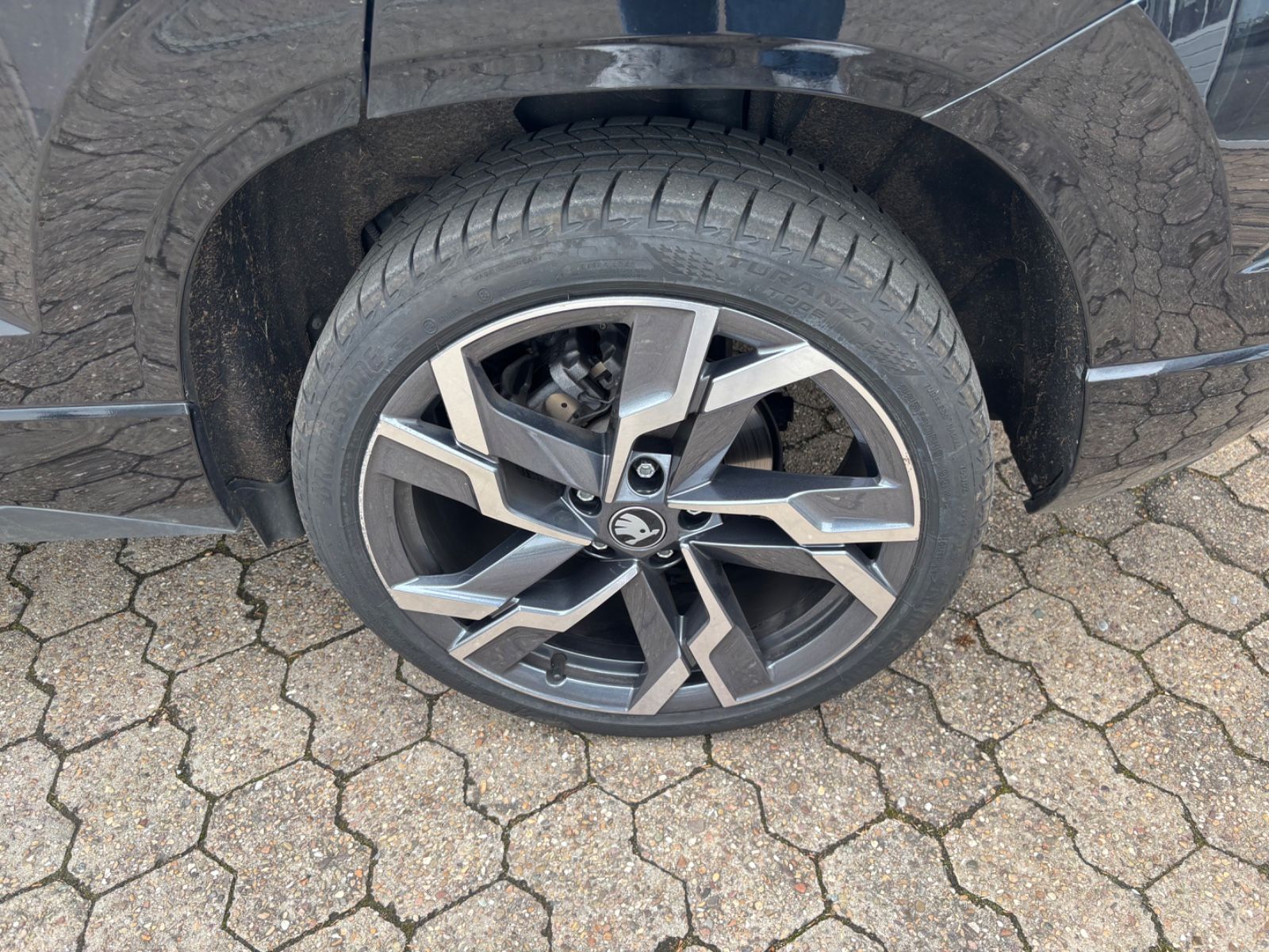 Fahrzeugabbildung SKODA Karoq Sportline 1.5 TSI Pano AHK