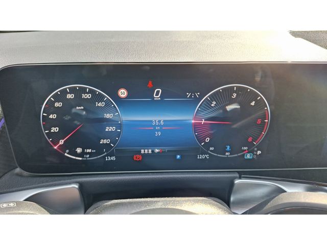 Mercedes-Benz GLB 200