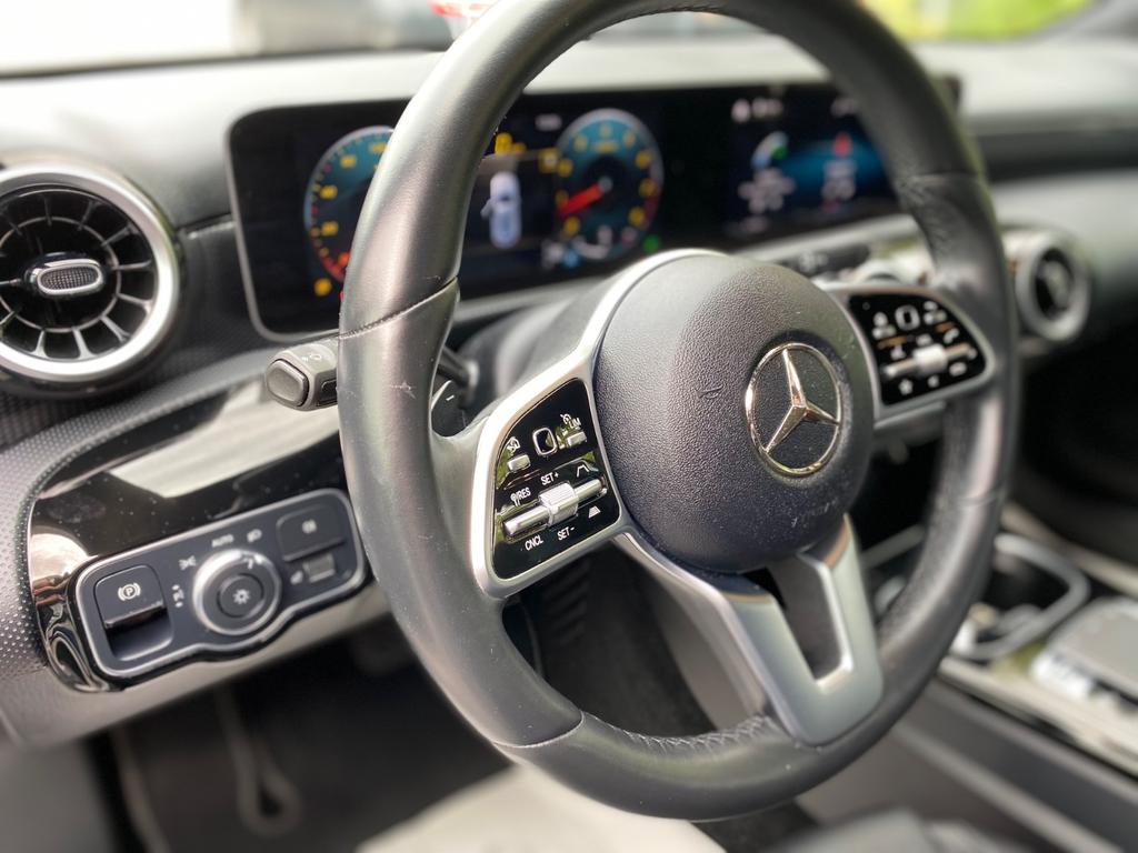 Mercedes-Benz A 220