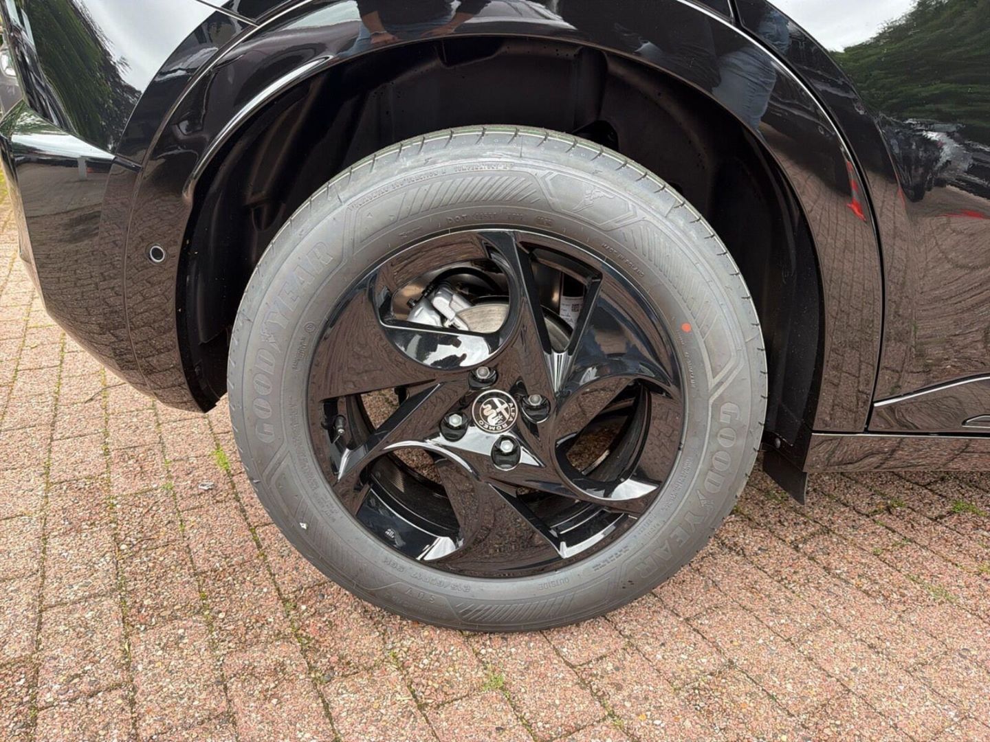 Fahrzeugabbildung Alfa Romeo Junior Ibrida TI 1,2 VGT 107kW MY26 -Technologie