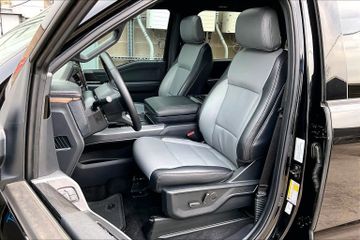 Ford 3xF150 Lightning Lariat  gr. Batterie im Vorlauf