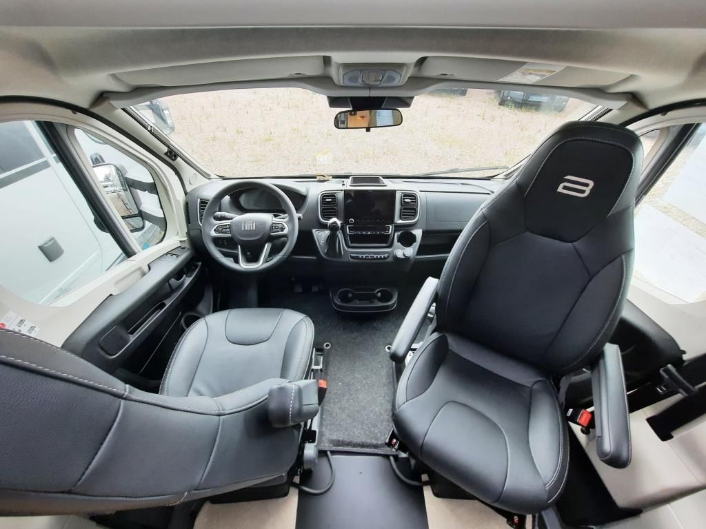 Fahrzeugabbildung Bürstner Signature SFT 7.4 Verfüg./Sparen Sie 10.607,- €