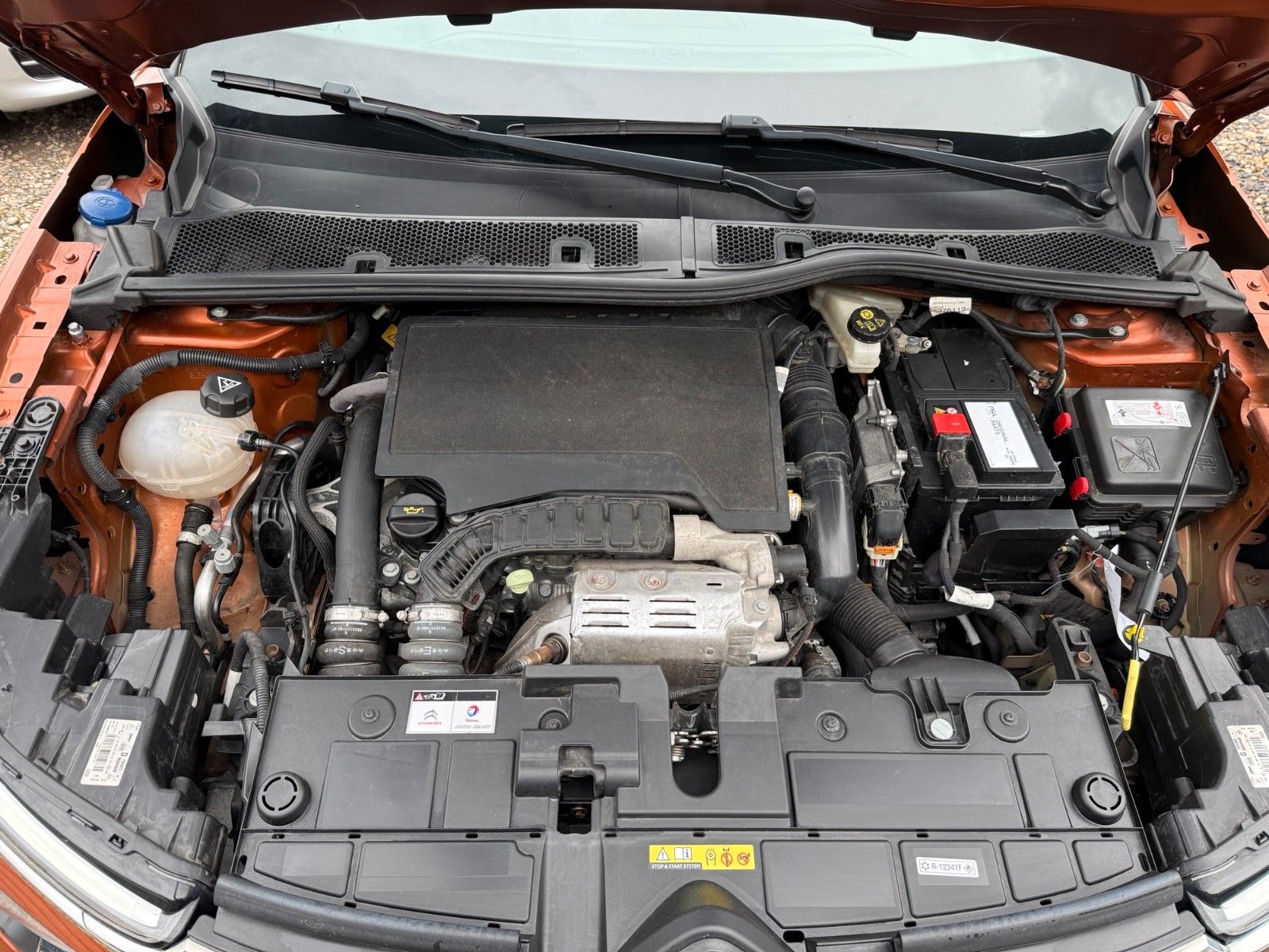 Fahrzeugabbildung Citroën C4 Lim. Shine -1.Hand-
