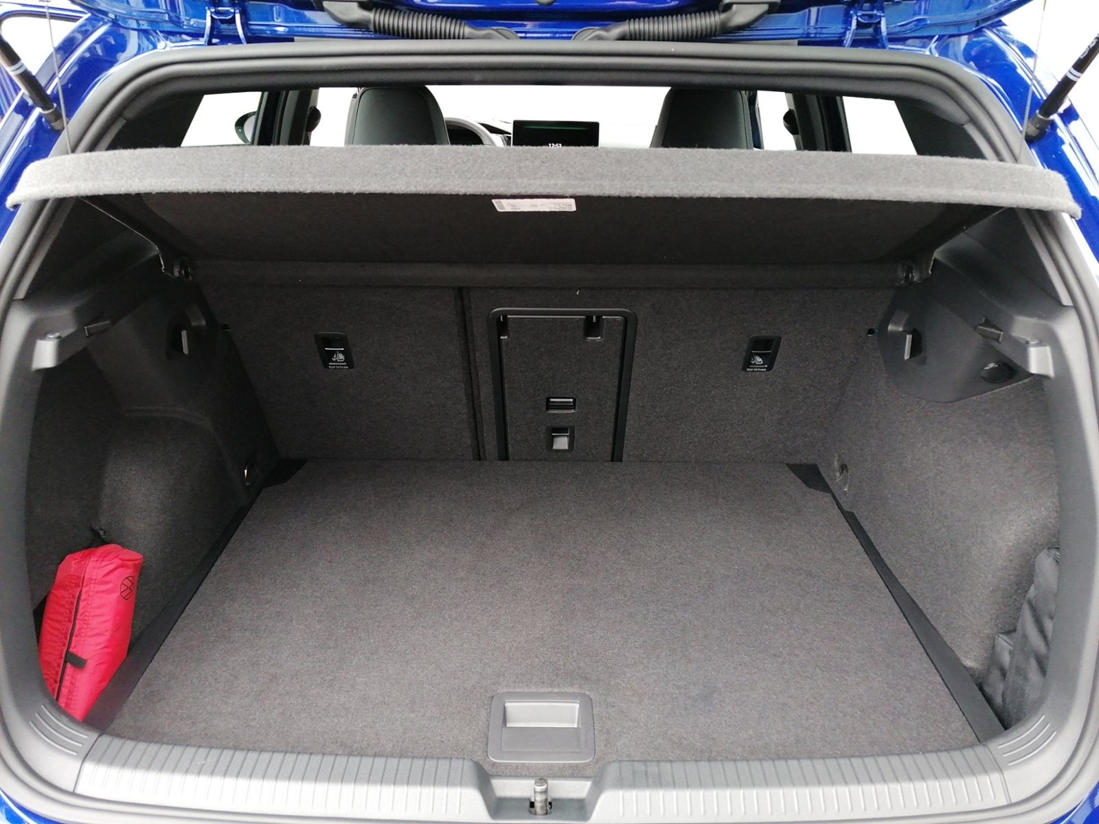 Golf VIII 1.5 TSI R Line KAMERA+NAVI