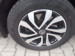 VW Touran 1.5 DSG TSI ACT 7Sitze ACC 3ZonenKlima