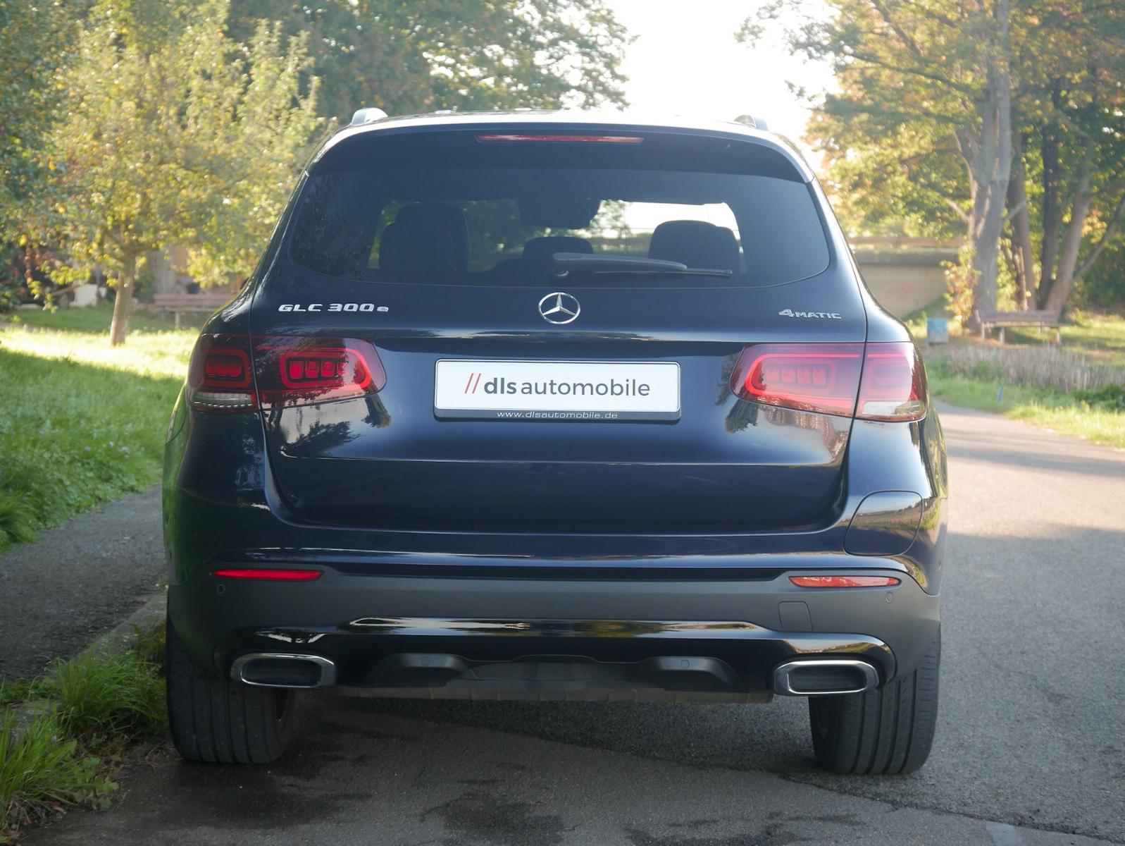 Mercedes-Benz GLC 300 e 4Matic Plug-In-Hybrid//AMG Line
