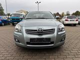 Toyota Avensis 2.2 D-CAT Liftback / Team..2.Hand... - Toyota Avensis Team mit Diesel-Antrieb