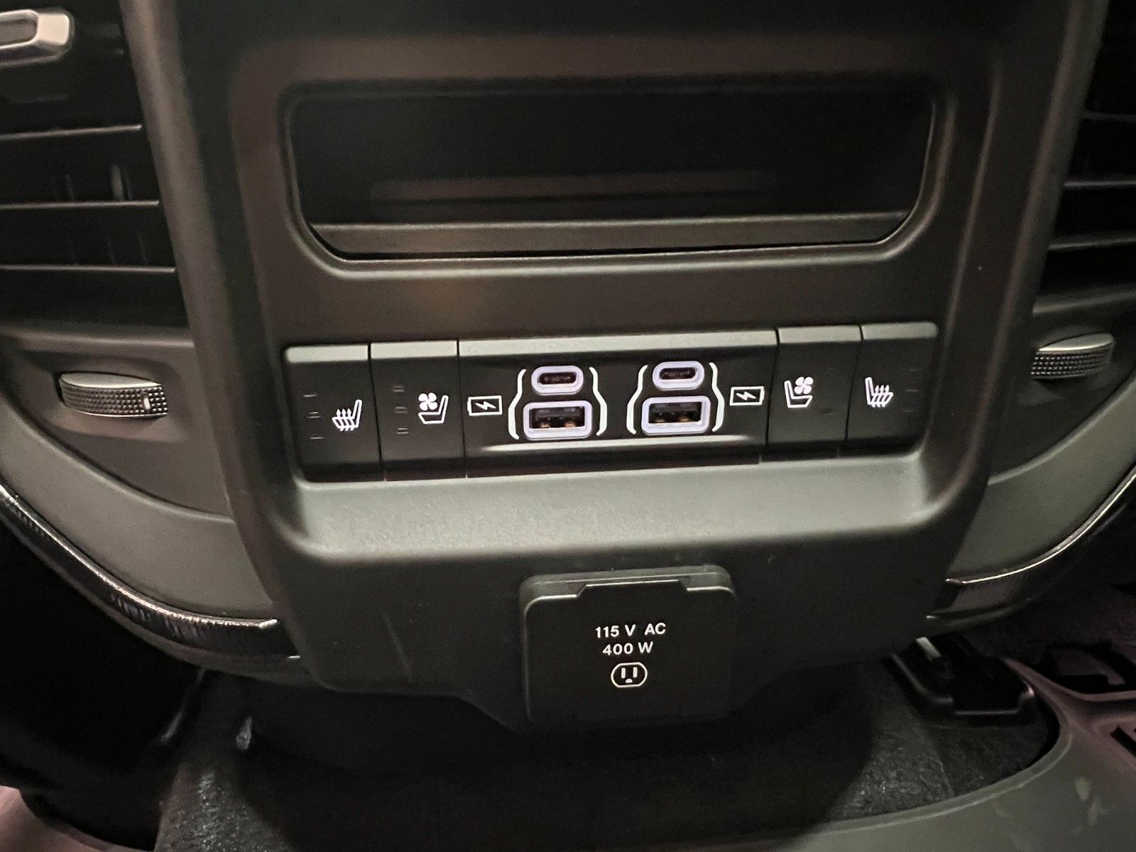 Fahrzeugabbildung Dodge RAM 1500 RHO H/O BLUE Edition