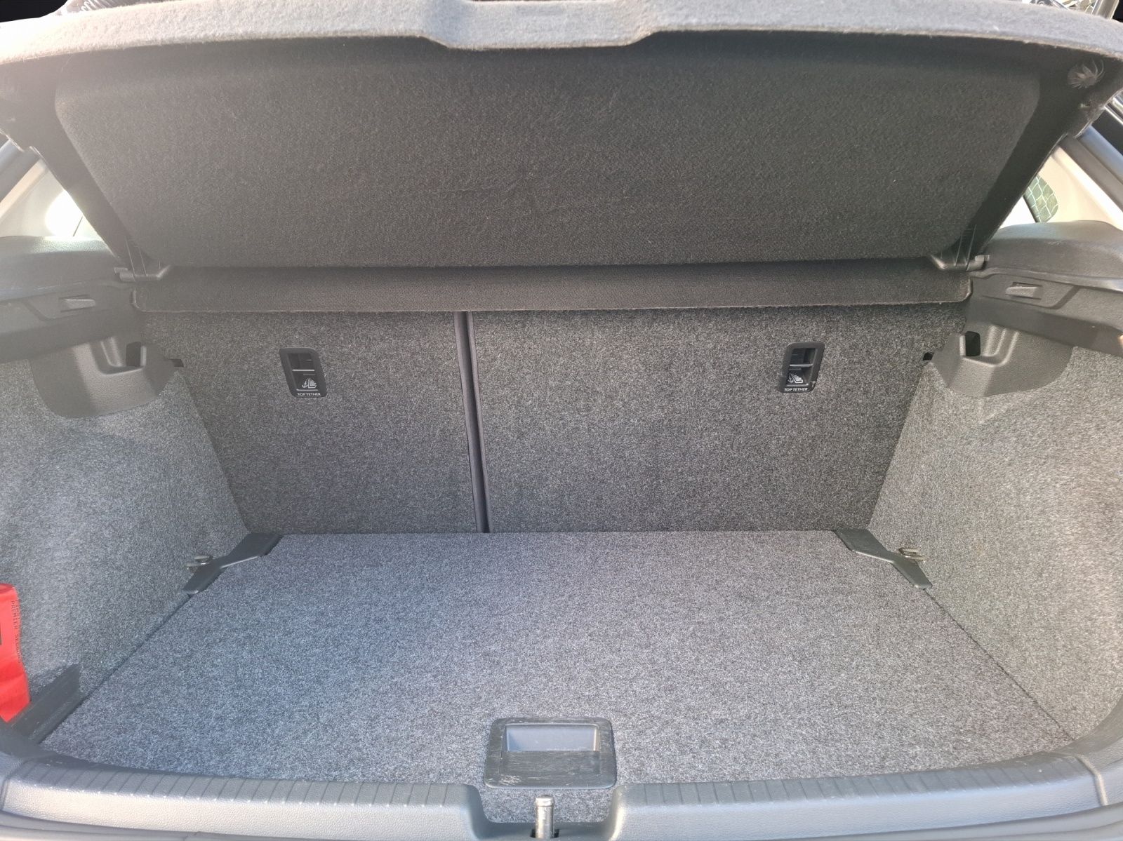 Fahrzeugabbildung Volkswagen Polo TSI Highline Klima DAB PDC SH LM