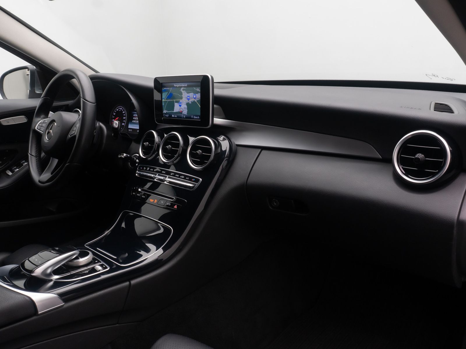 Fahrzeugabbildung Mercedes-Benz C 200 Tempomat LED SoudSys Burmester AHK FahrAs