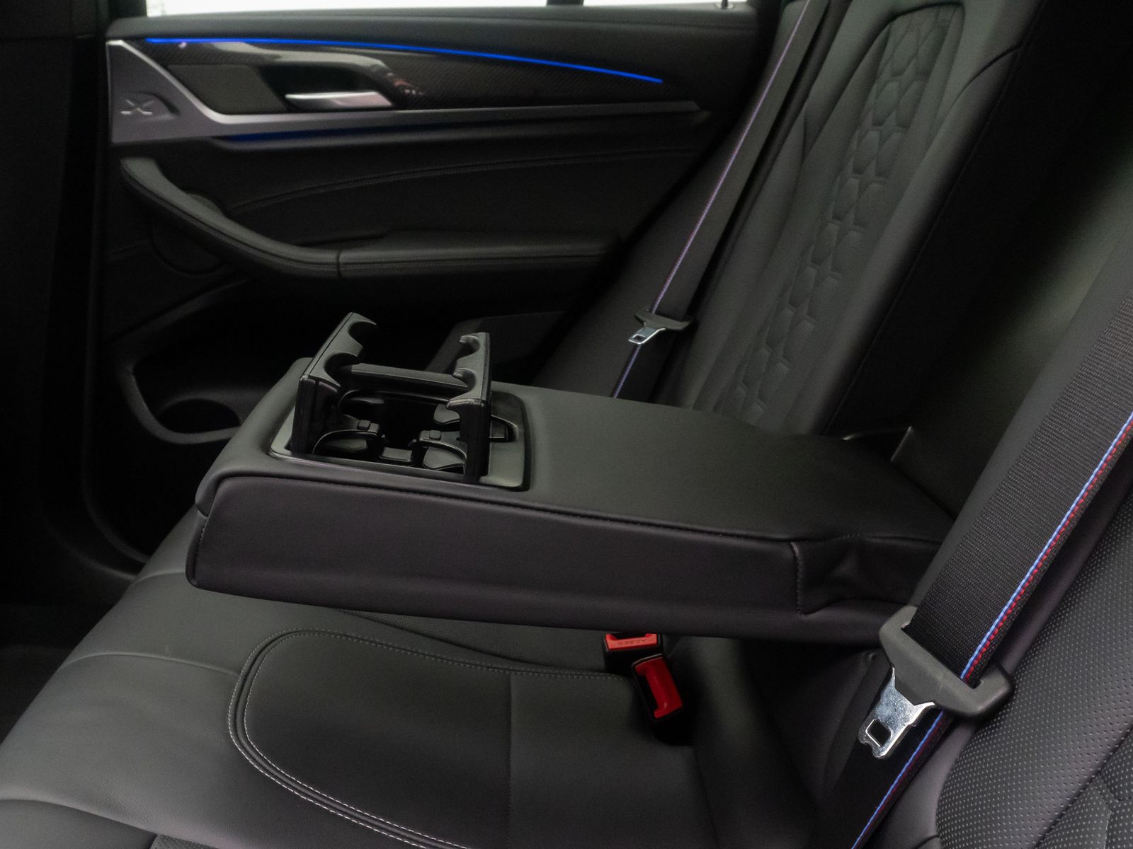 Fahrzeugabbildung BMW X4 M Competition M Driver&acute;s 360&deg;DAB Panorama 21"