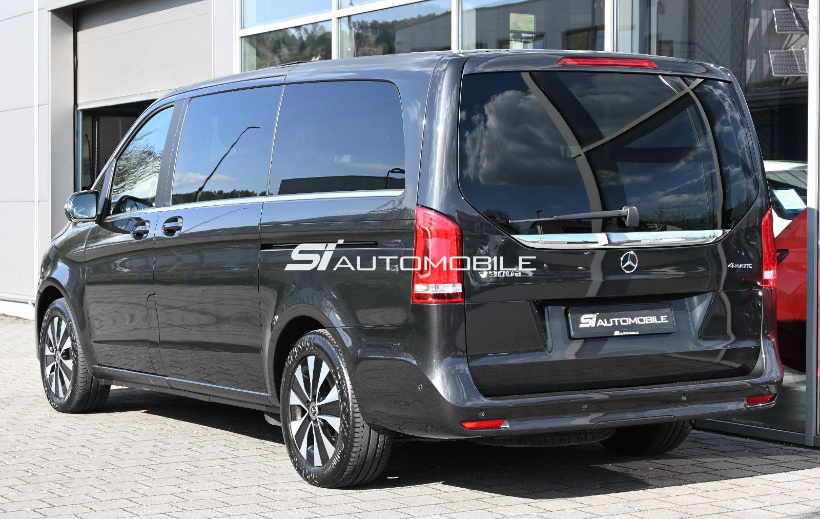 Fahrzeugabbildung Mercedes-Benz V 300 d 4Mat. Lang AVANTG. EDITION °PANO°STANDHZ