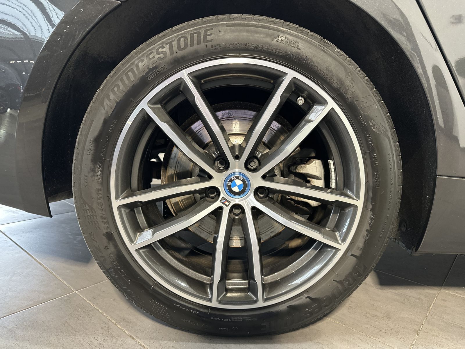 Fahrzeugabbildung BMW 530e Touring M-Sport NAV+LED+ACC+AHK+HEAD-UP+KAM