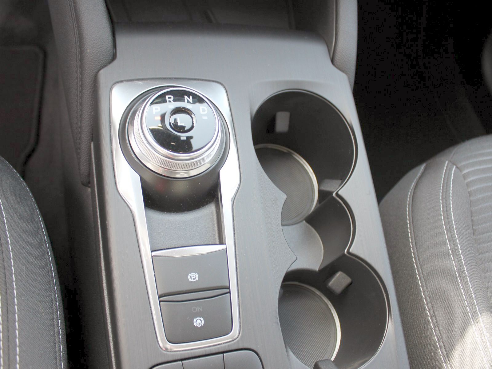 Fahrzeugabbildung Ford Kuga Plug-In Hybrid Titanium 2,5 Duratec