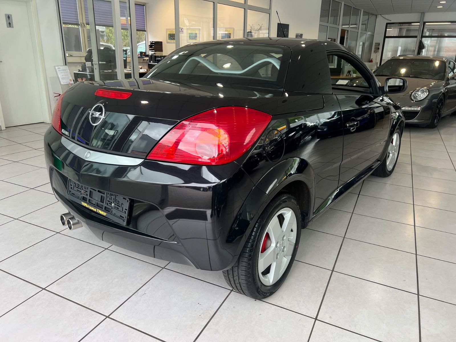 Fahrzeugabbildung Opel Tigra Twin Top Design Edition CABRIO