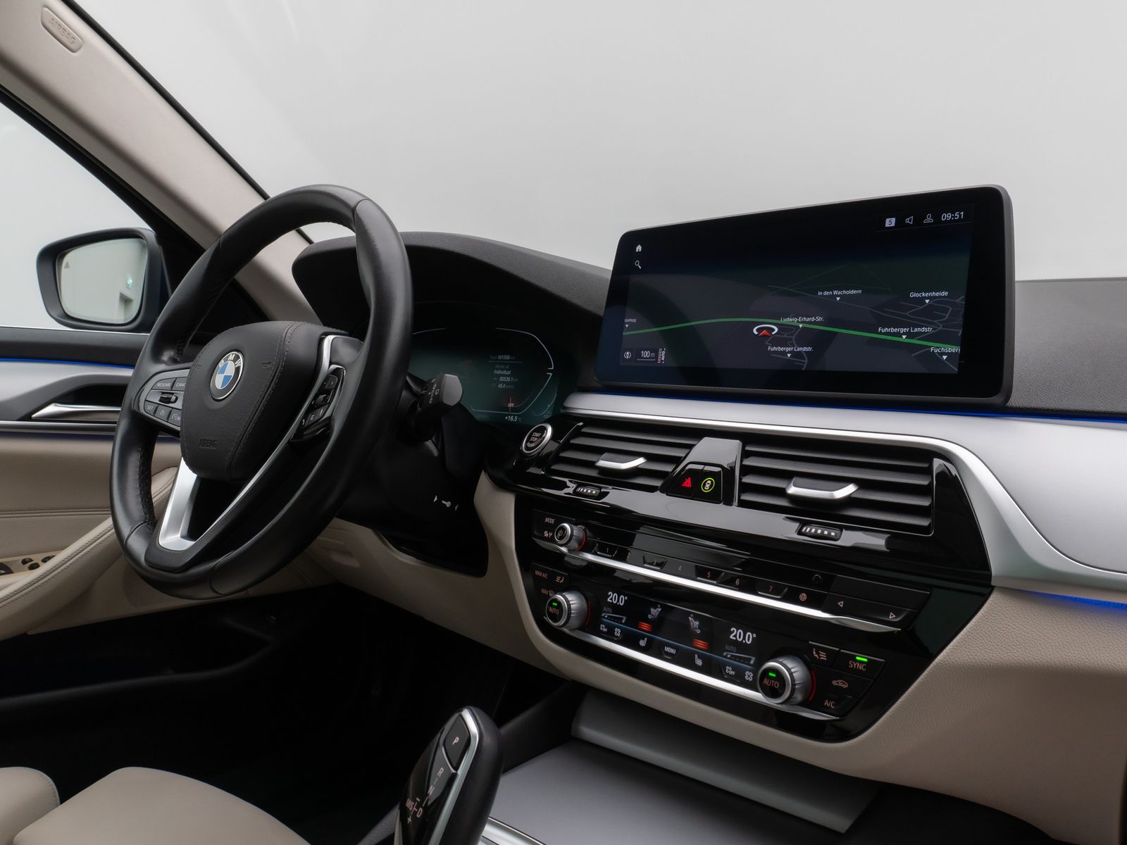 Fahrzeugabbildung BMW 530d xD Panoram Kamera HUD DAB HiFi SoftCl Sport