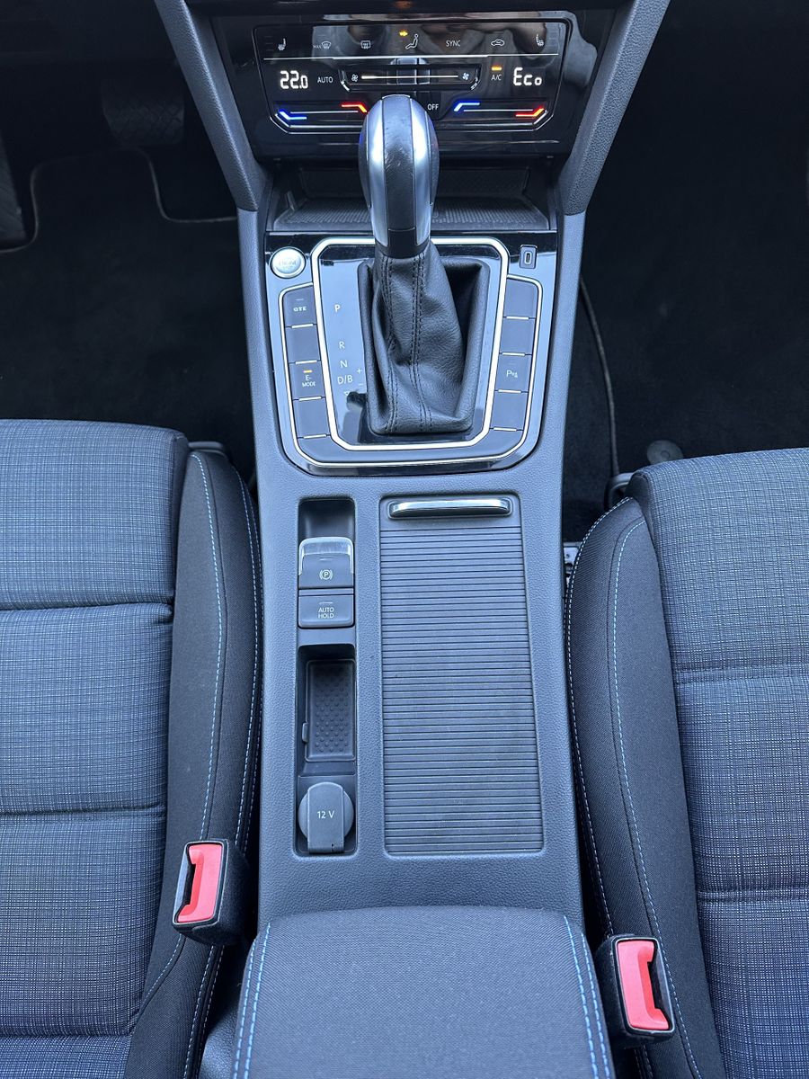 Fahrzeugabbildung Volkswagen Passat GTE 1.4 TSI DSG Hybrid NAV+LED+KAMERA+PP