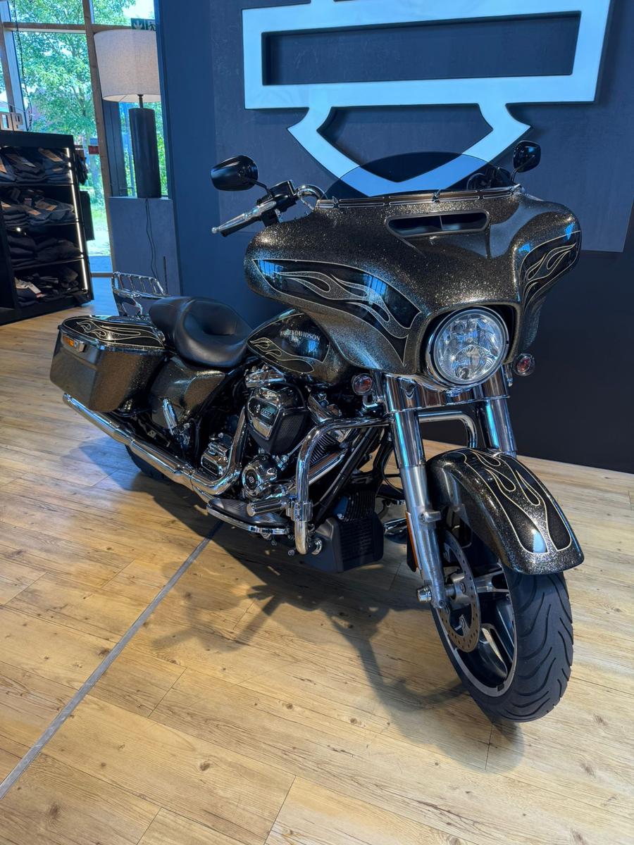 Harley-Davidson Street Glide Spezial 107