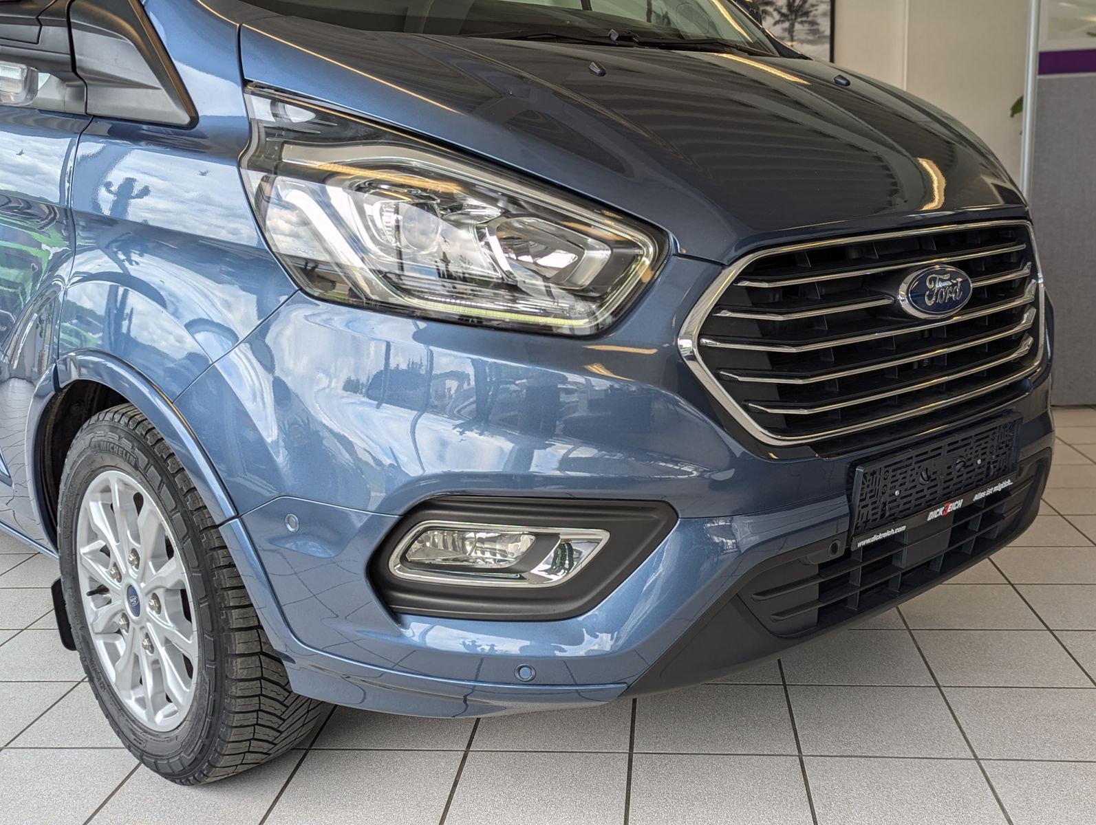 FORD Tourneo Custom 320 L1 Aut. Titanium-X 9-Sitz Xen - Image 9