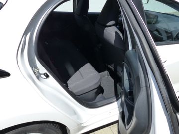 Toyota Yaris - 7