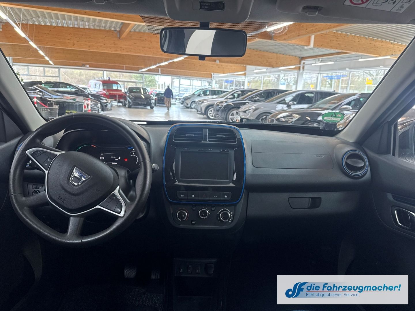 Fahrzeugabbildung Dacia Spring Electric Comfort Plus *FRONTSCHADEN