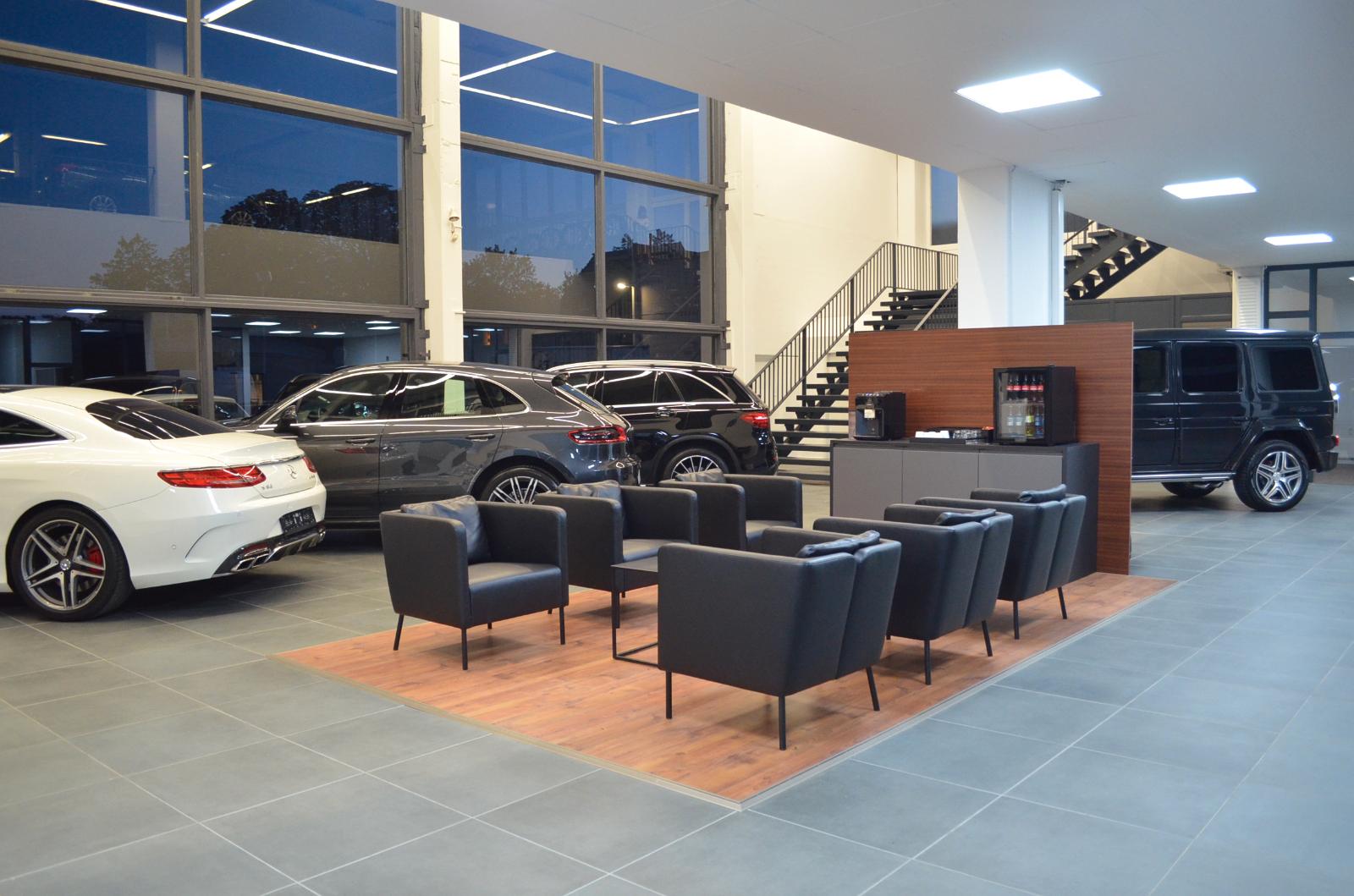 showroom-image-top