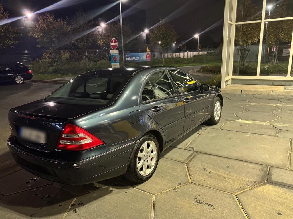 Mercedes-Benz C 180