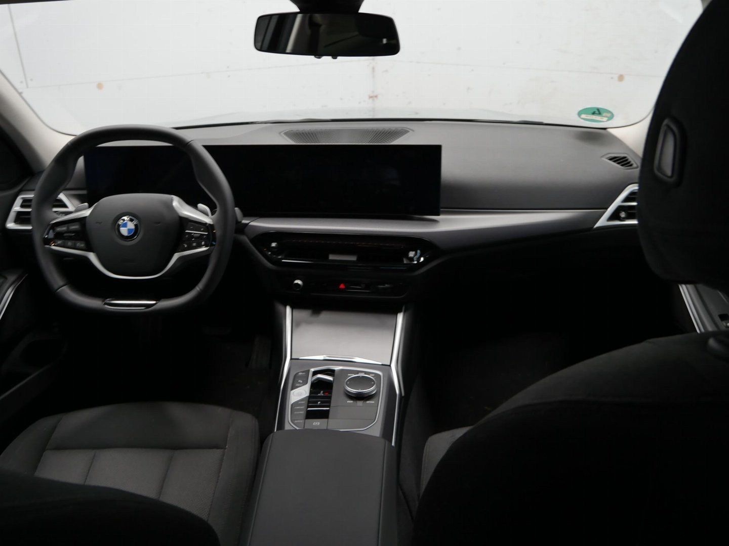 Fahrzeugabbildung BMW 318i |Komfortzugang |Sitzheizung |HiFi