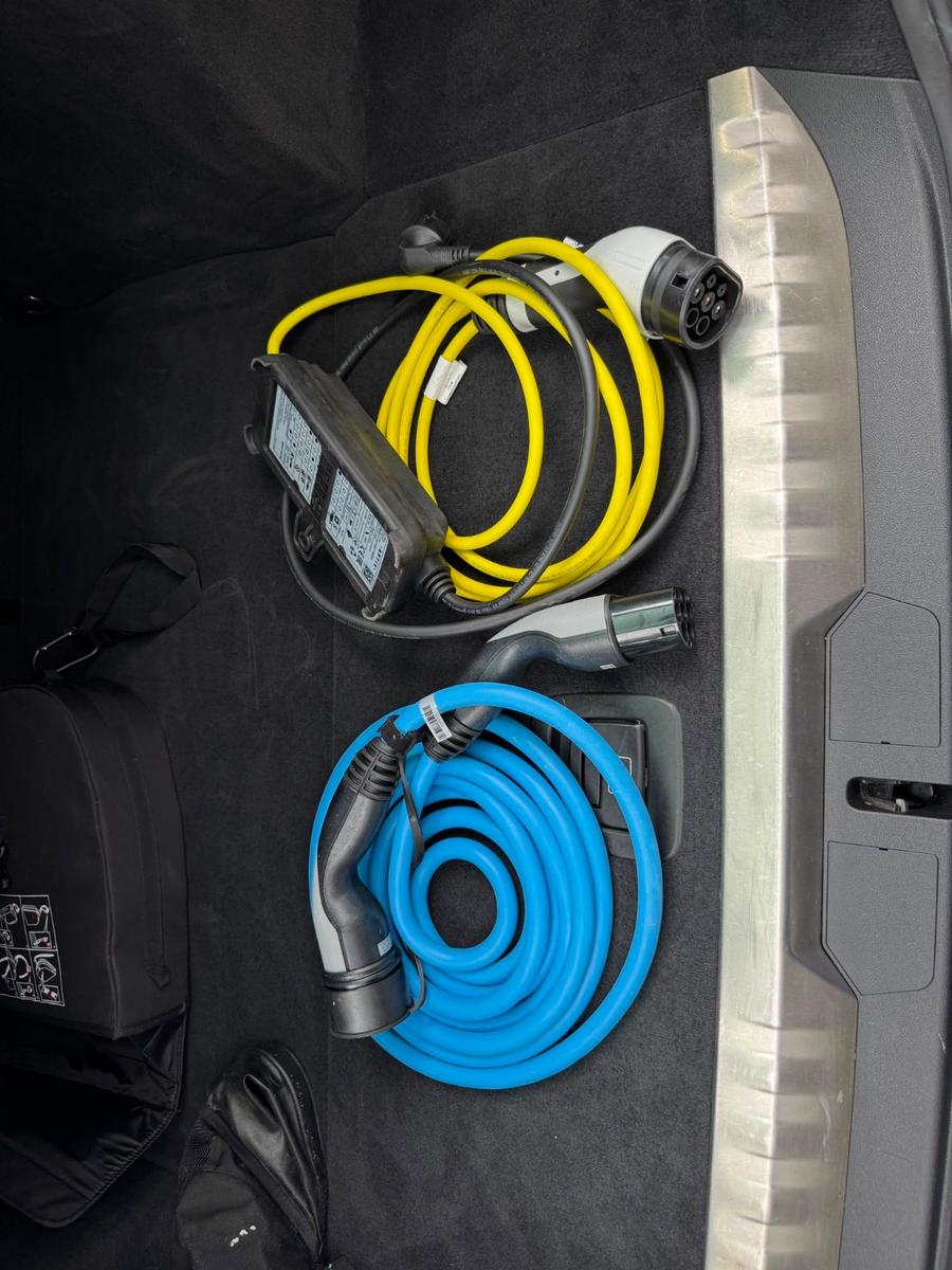 BMW 320e Touring  Advantage