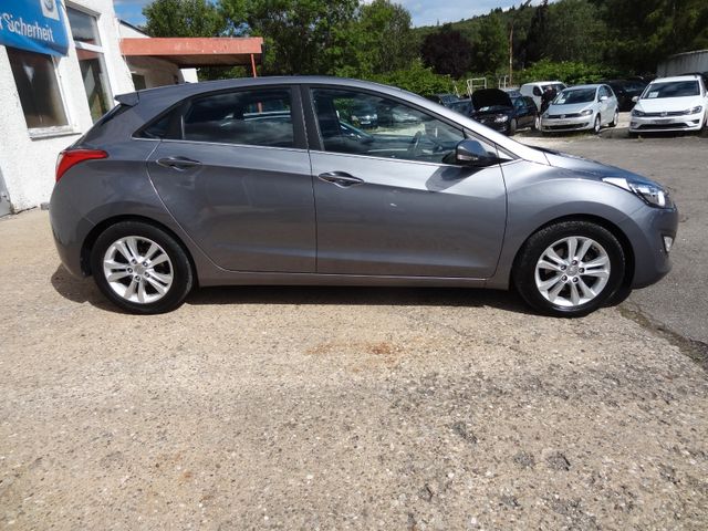 Fahrzeugabbildung Hyundai i30 Trend/2.Hd/Klima/PDC/70TKM/