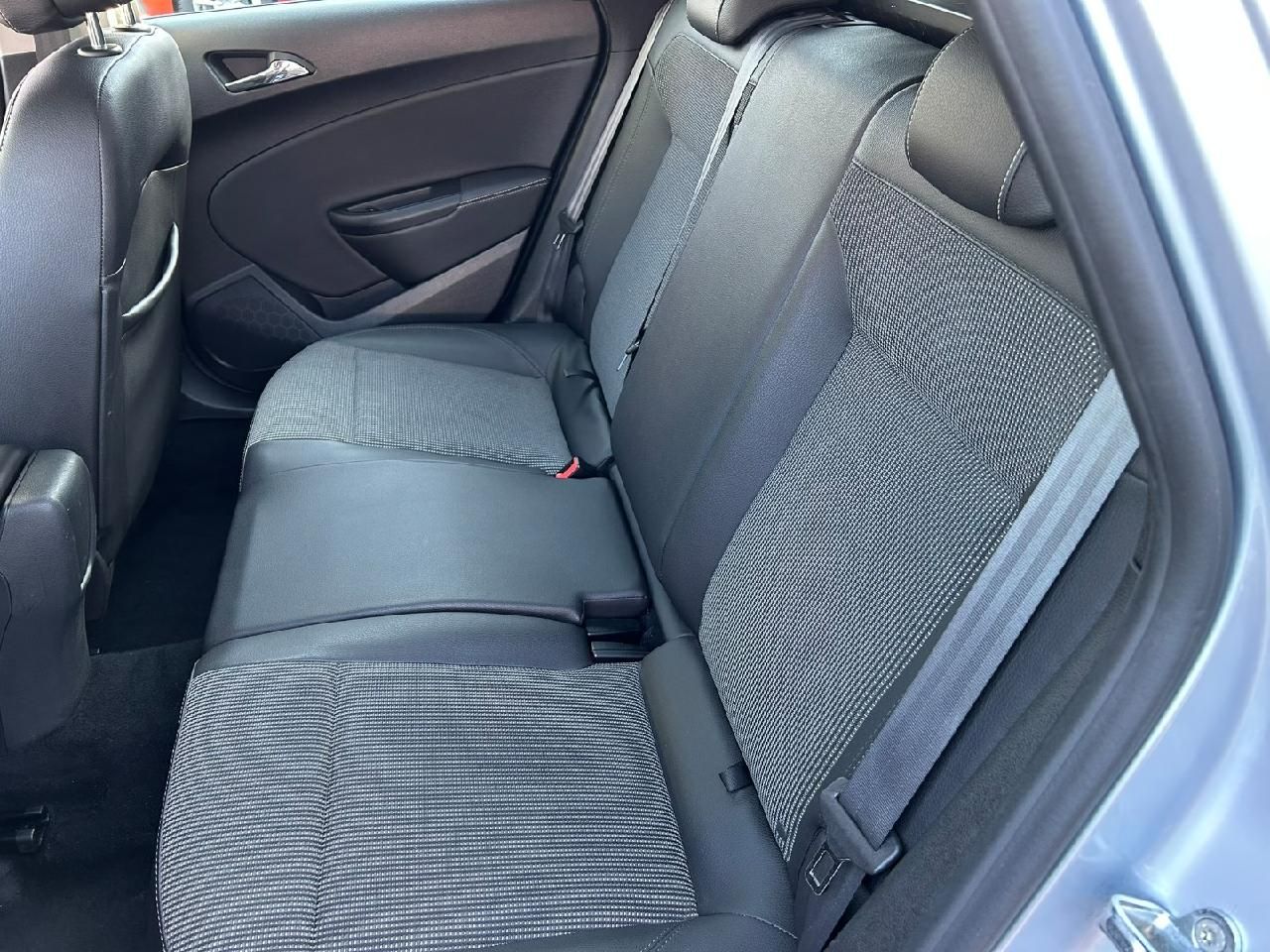 Fahrzeugabbildung Opel Astra J Sports Tourer Exklusiv