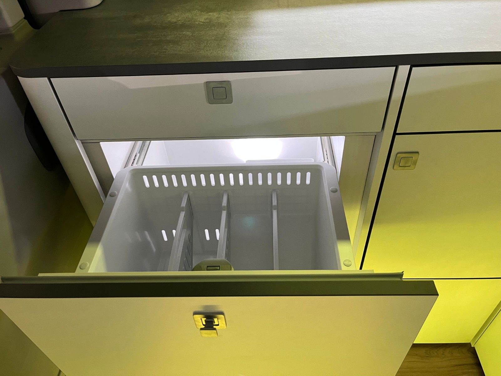 Fahrzeugabbildung Ford NUGGET L2 Titanium Aufstelldach Markise uvm.