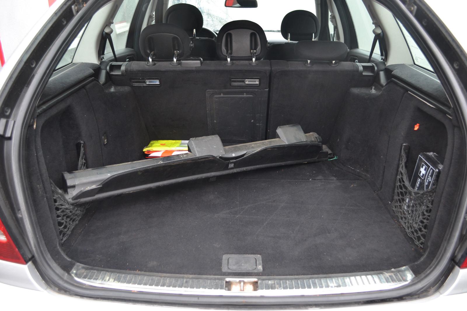 Mercedes-Benz C180 2004 — photo 7