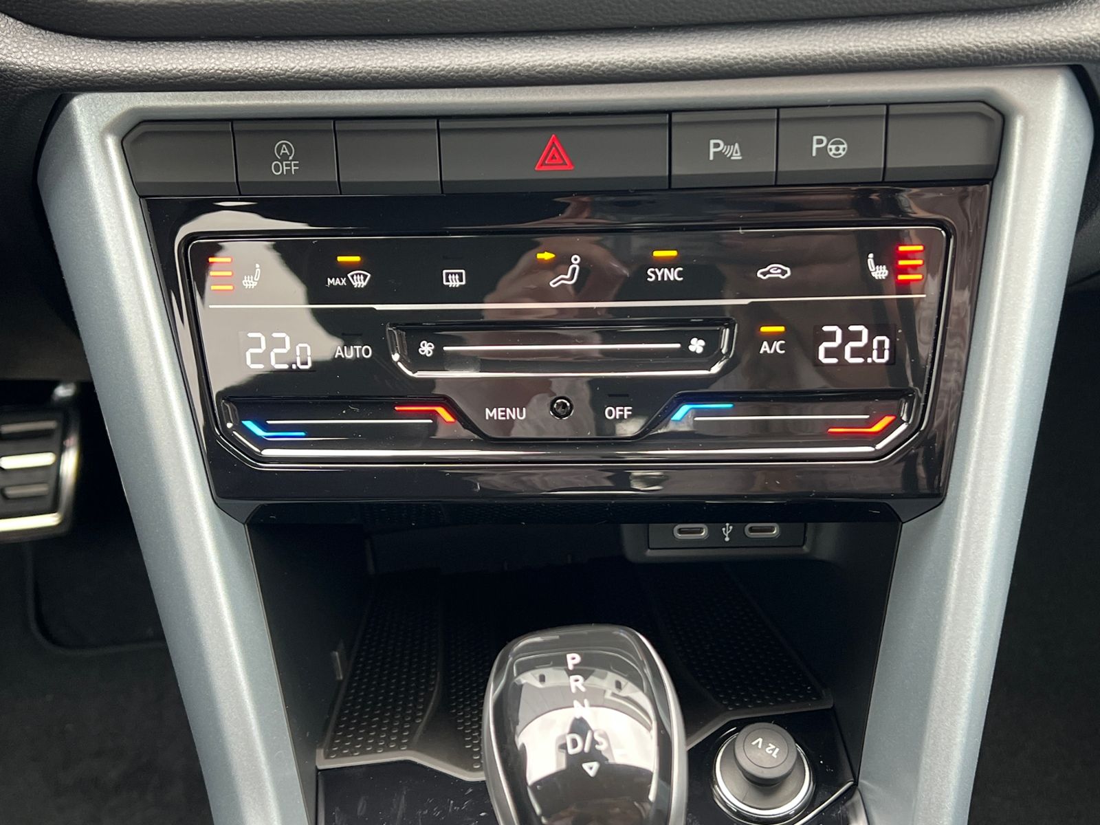Fahrzeugabbildung Volkswagen T-Roc  GOAL 1.5 TSI DSG *AHK, Navi, Plus-Paket*